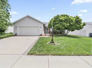 1410 Greenridge Dr, Urbana, IL 61802