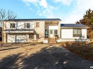 7824 Townline Rd, Manito, IL 61546