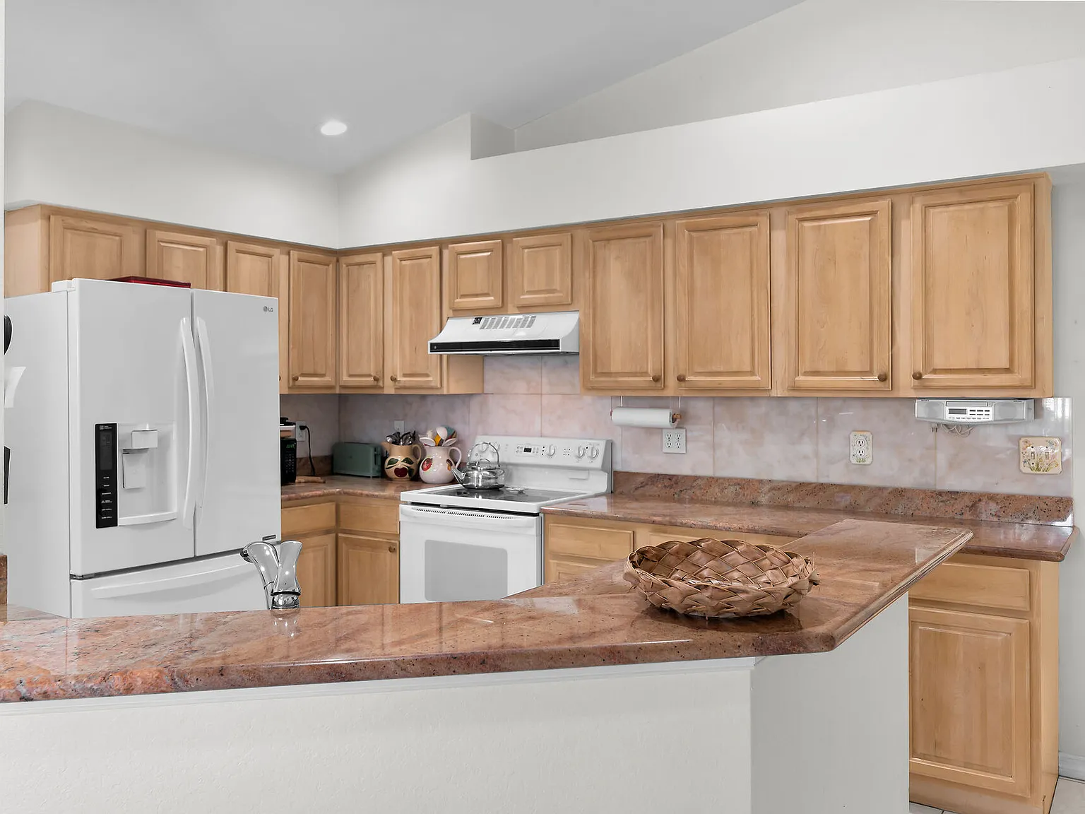 443 Dundee Ct — Photo 4