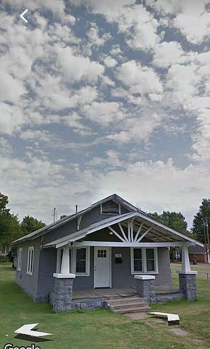 2nd image of 718 E Cherry St
