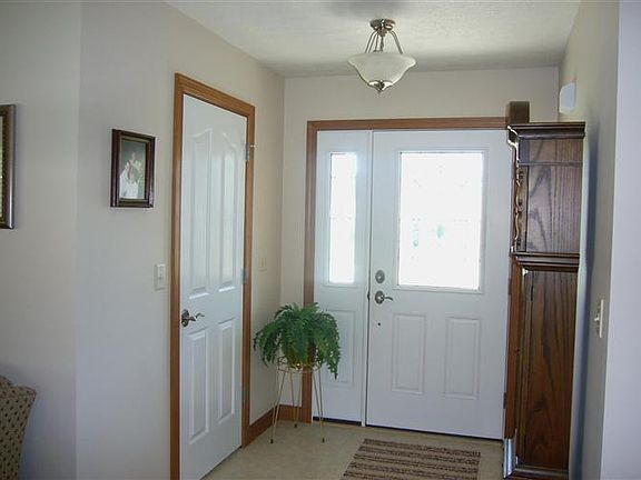 4th image of 495 Southview Dr