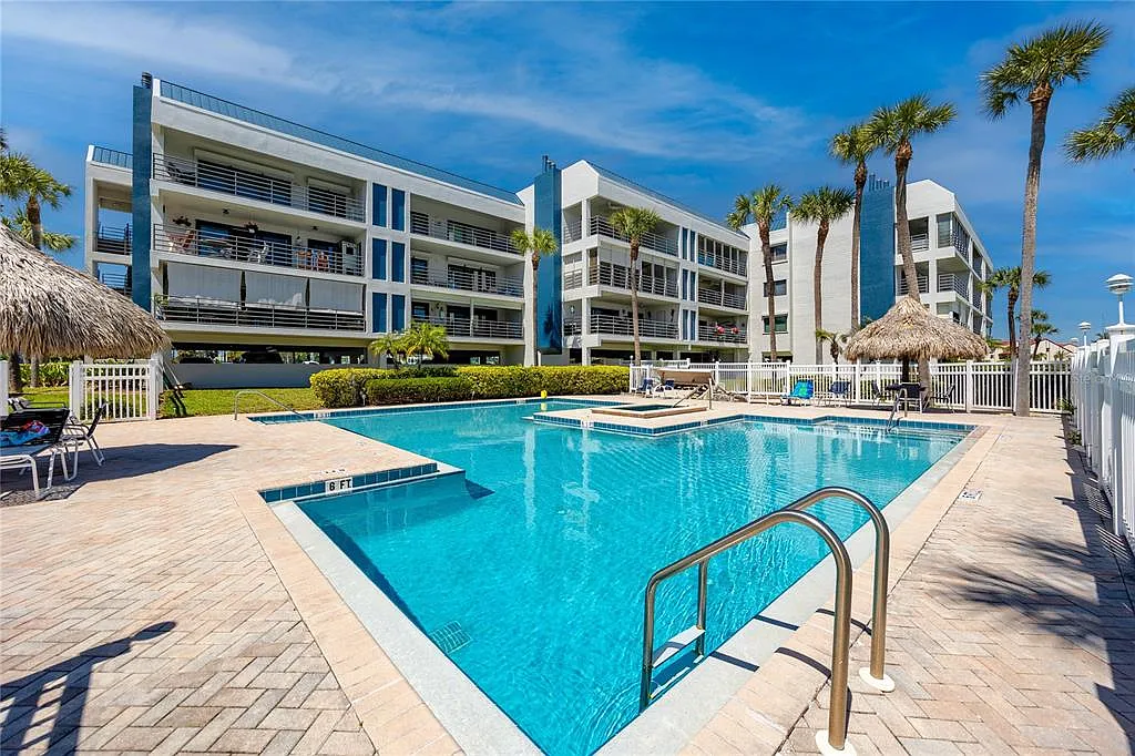 2 bed, 2.0 bath, 1365 sqft, $4,000 — Photo 3
