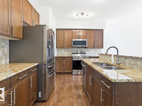 3rd image of 171 Keyport Cir