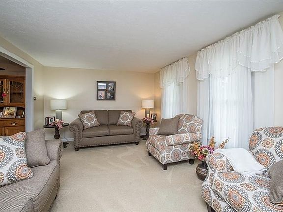 4th image of 2871 Abbey Ln