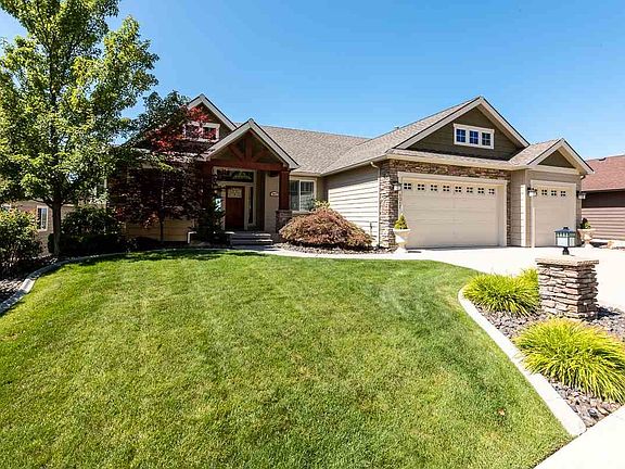 2nd image of 1017 N Lancashire Ln