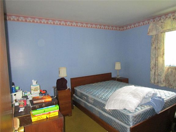 4th image of 4077 Pine St