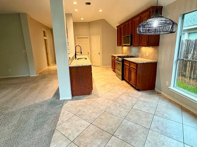 5607 Wagon Wheel Ln — Photo 7