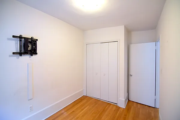 Rented by Buchbinder & Warren | media 18