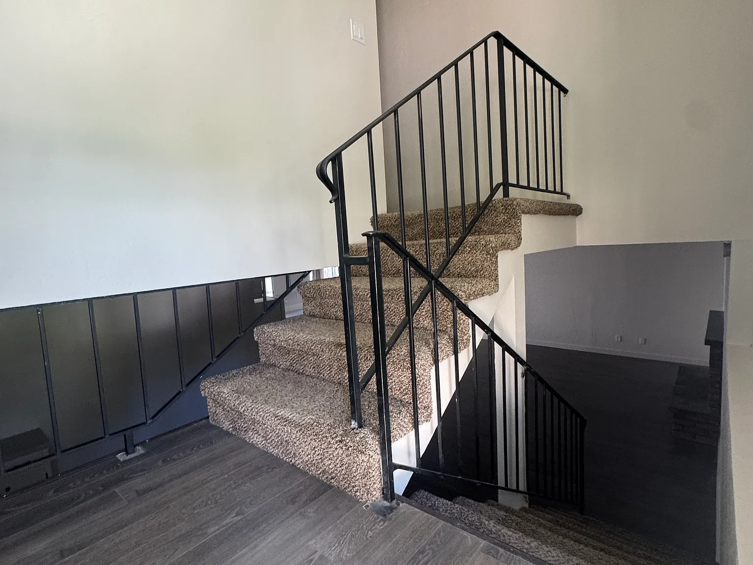 2 bed, 2.5 bath, 2029 sqft, $1,700 — Photo 2