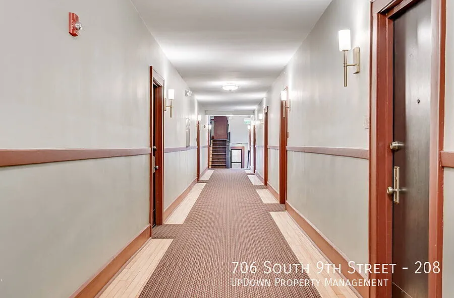706 S 9th St — Photo 3
