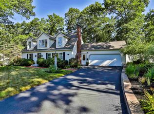 134 Applecrest Rd, Manchester, NH 03104