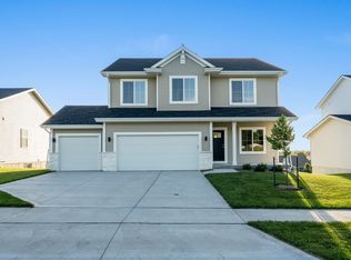 2322 E 50th Ct, Des Moines, IA 50317