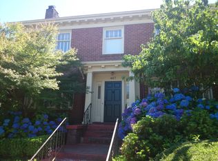 467 Boston St, Seattle, WA 98109