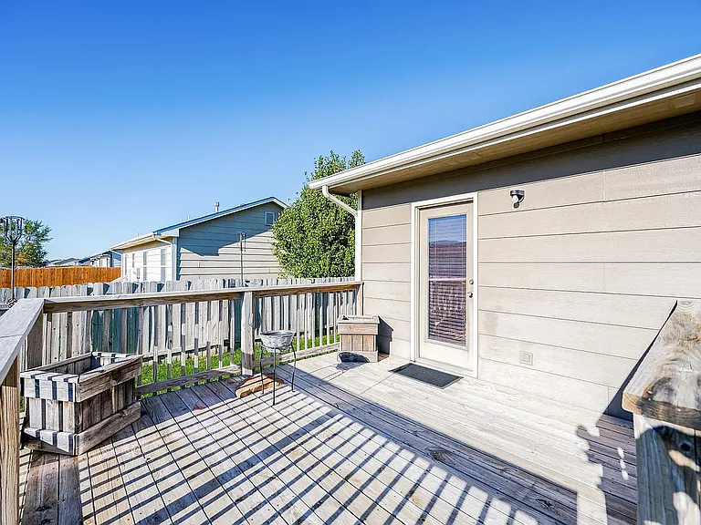 609 S Longbranch Dr — Photo 29