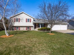 1248 Deer Haven Dr, Menasha, WI 54952