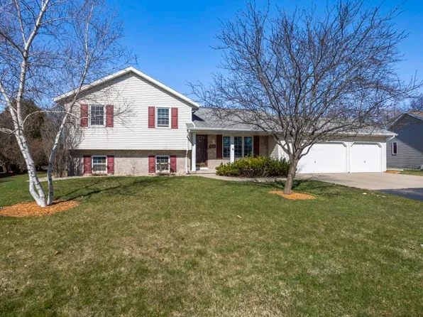 1248 Deer Haven Dr, Menasha, WI 54952