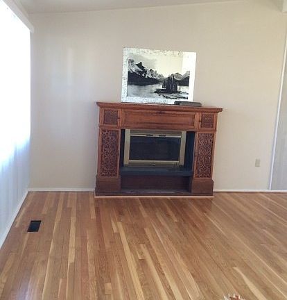 3 Mustang Ct. - Living Room