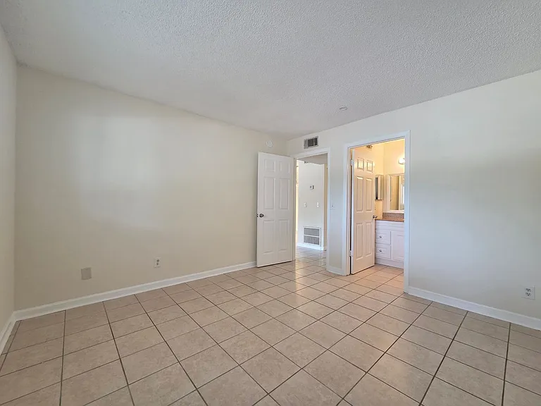 605 Northlake Blvd #48 — Photo 12