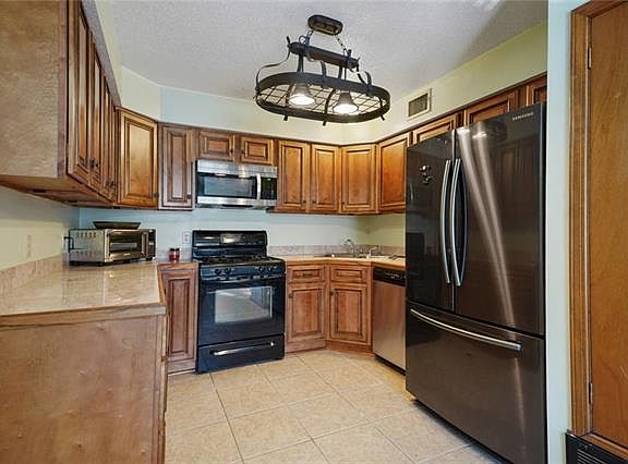 4th image of 39046 Willow Dr #A