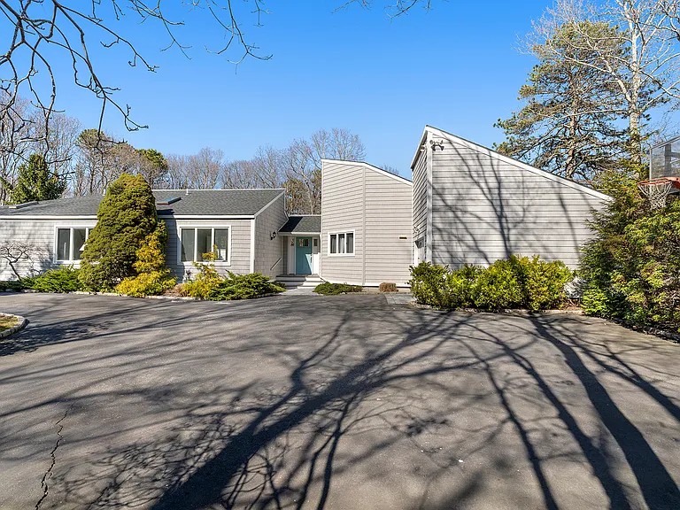 Deerfield E — Photo 1