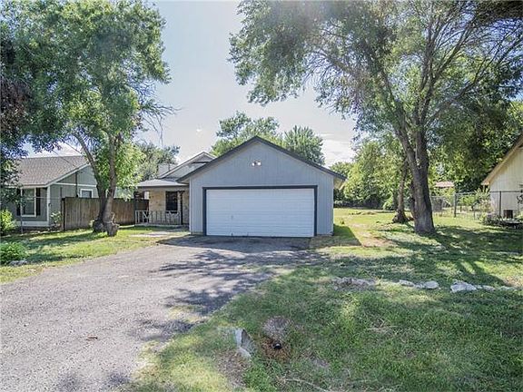 3rd image of 122 Park South Dr