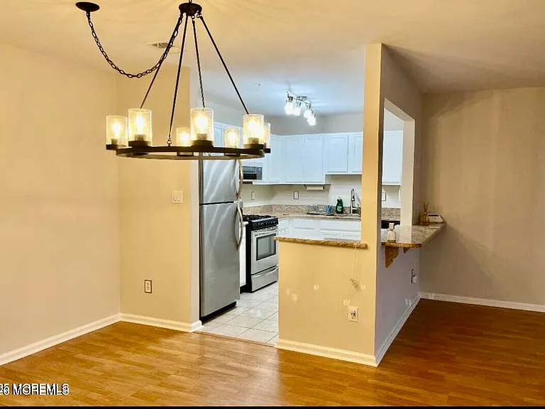 102 Wedgewood Cir — Photo 6