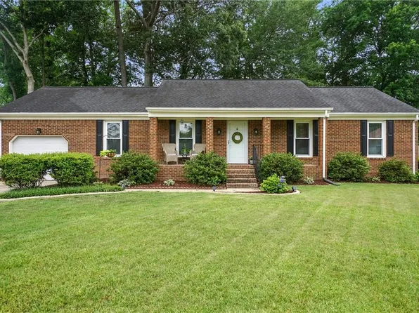 609 Robinold Ct, Chesapeake, VA 23322