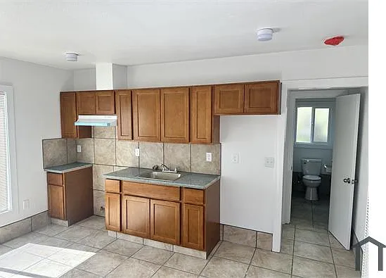 5106 Bancroft Ave #2 — Photo 10