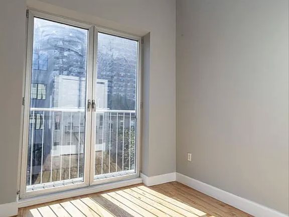 5th image of 42 Meserole St APT 202