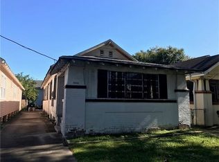 8435 Sycamore St, New Orleans, LA 70118