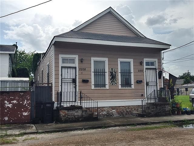 1st image of 2208-10 7th St