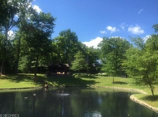 100 Murwood Dr, Moreland hills, OH