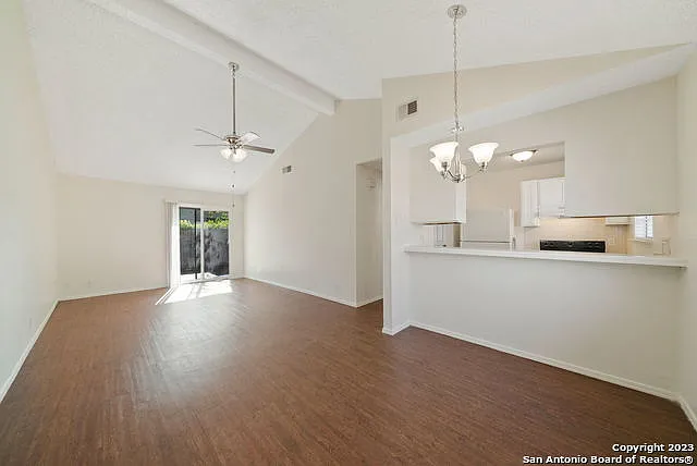 206 Bexar Dr — Photo 14