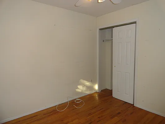 Rented by Halvatzis Realty | media 9