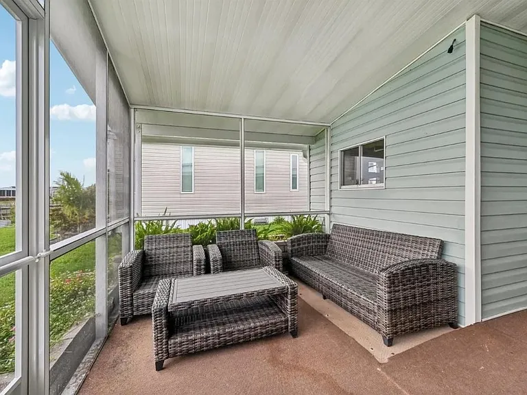106 Lazy River Rd — Photo 31