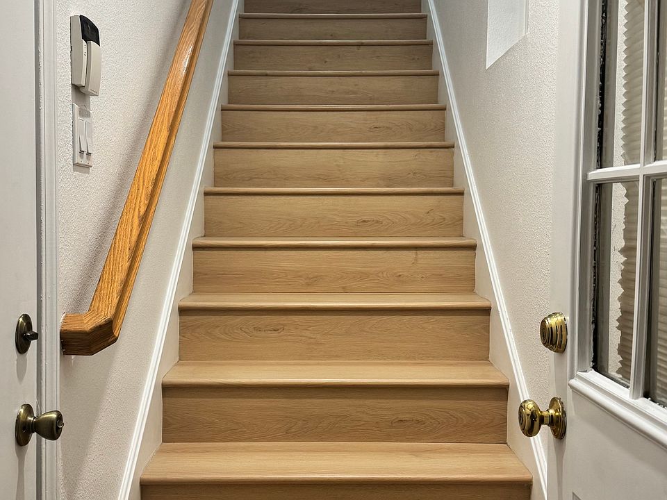 Stair case to the unit