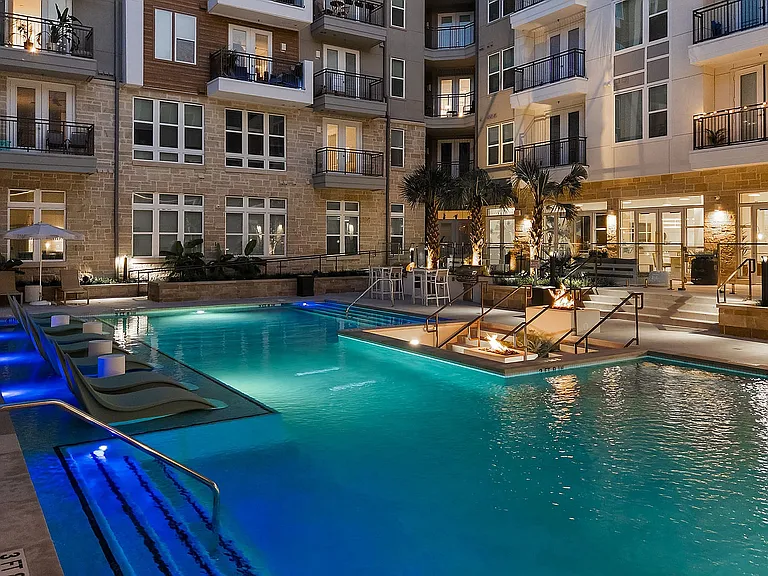 The Mercury Luxury Pool