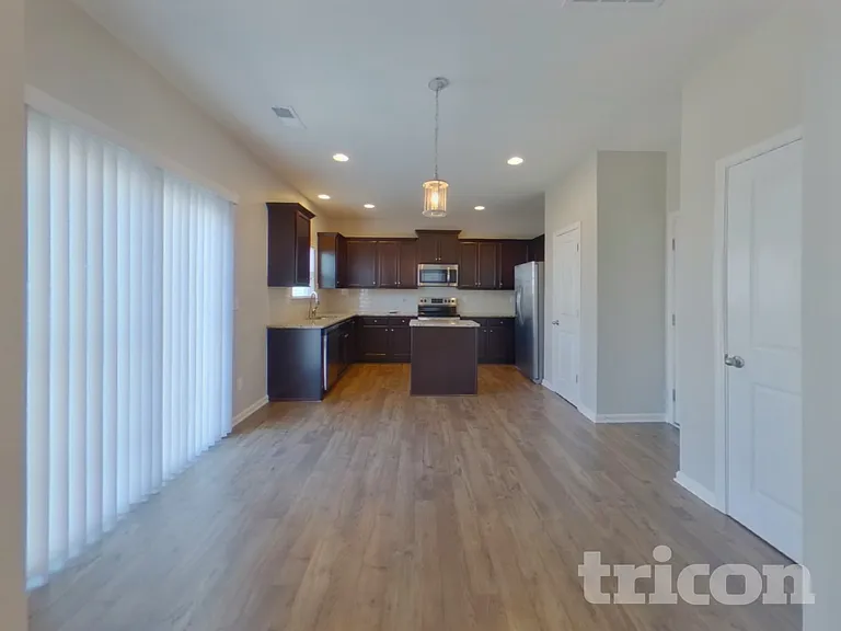 152 King William Dr — Photo 5