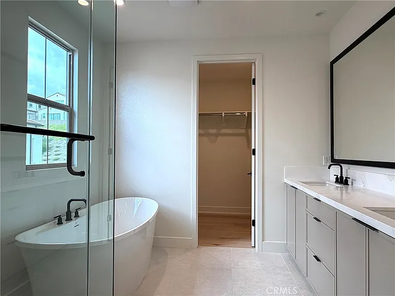 208 Maricopa — Photo 18
