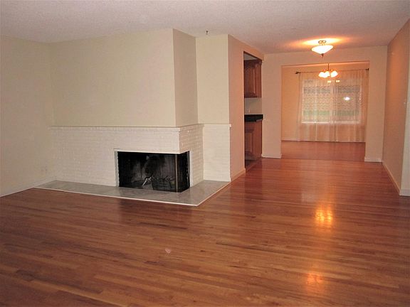 3rd image of 960 165th Ave SE