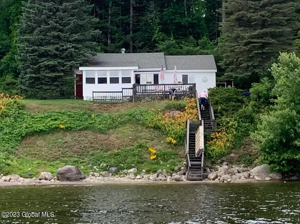 7 Sheridan Way, Schroon Lake, NY 12870