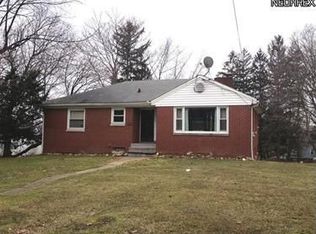832 N Summit St, Barberton, OH