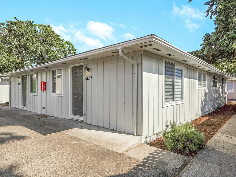 2339 Lee St SE — Photo 20