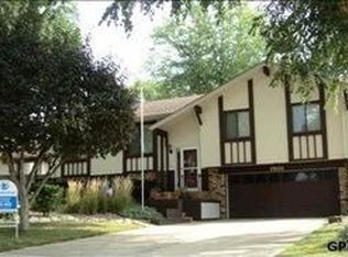 15111 S St, Omaha, NE 68137