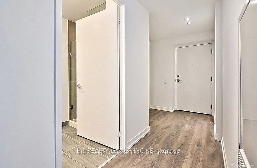 950 Portage Pkwy — Photo 3