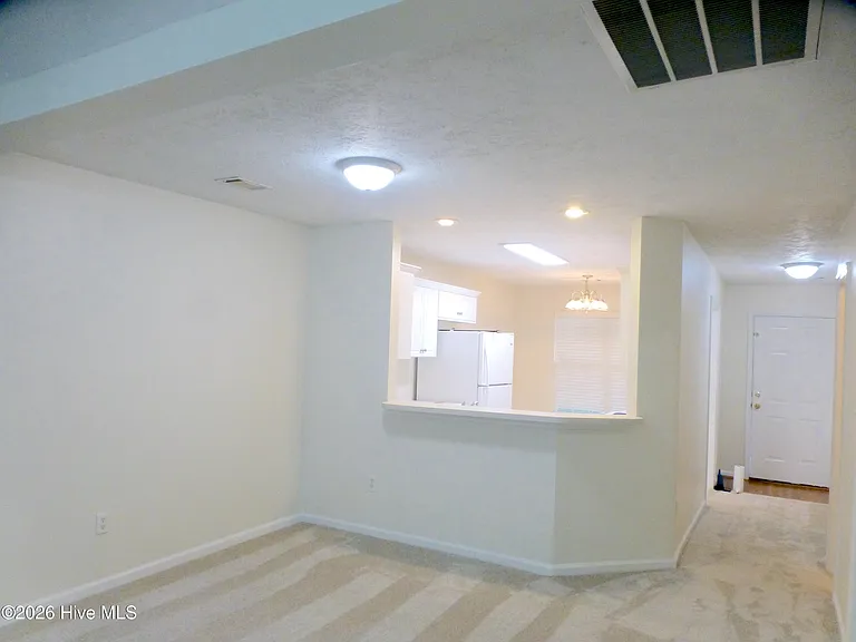 1433 Anna Way — Photo 4