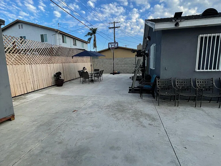 4228 Brighton Ave — Photo 5