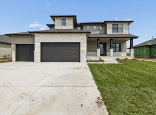 3818 Prairie Breeze Rd, Lincoln, NE 68156