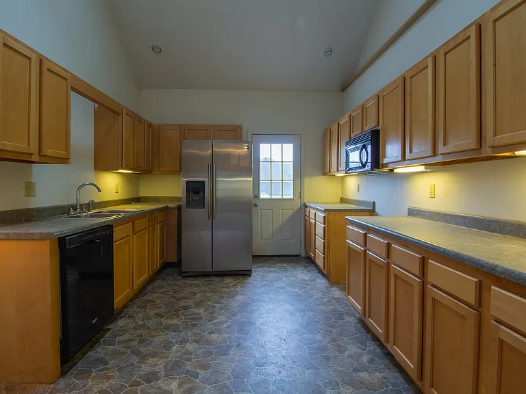 918 Harold Ave #918 — Photo 16