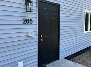 205 Pirie Dr APT 2, Hiawatha, IA 52233